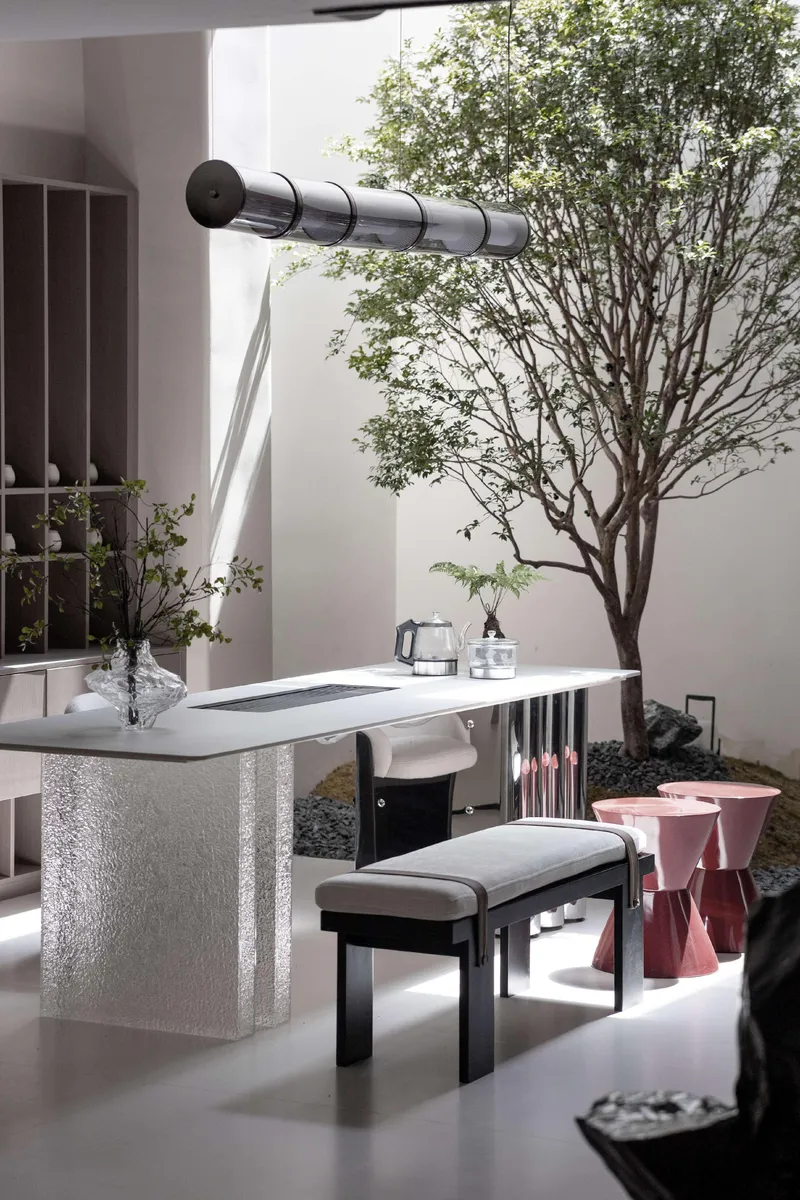 AI-Augmented design workflows for the studio